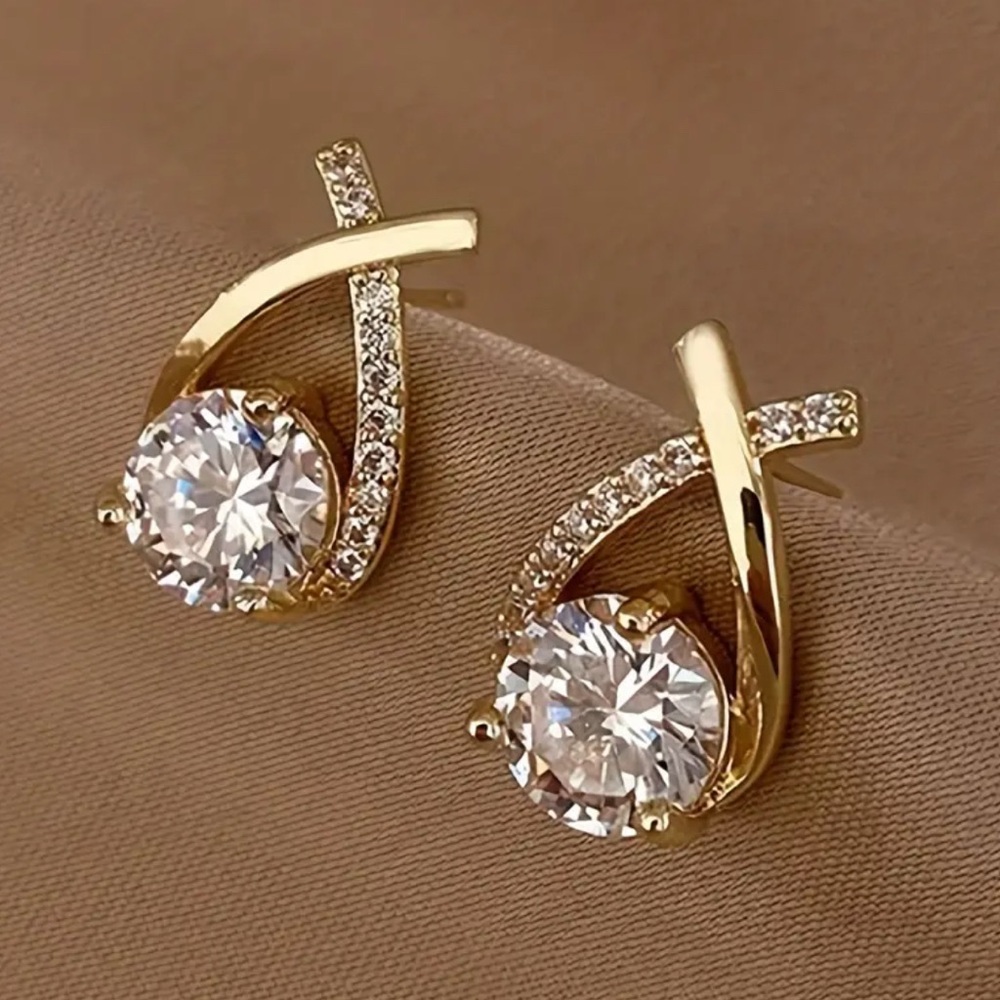 Elegant Twisted Teardrop Earrings with Sparkling Cubic Zirconia- NIP - Picture 1 of 11